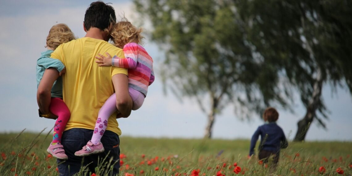 Balancing Work and Parenting Life Without Stress in Busy Modern Families