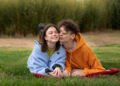 How Parents Can Handle Teen Love: A Complete Guide to Understanding, Trust, and Healthy Communication